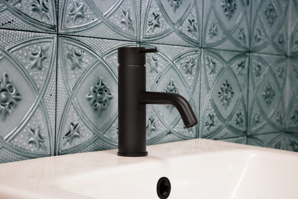 Arte Form 5 | Total Bathrooms, Bath