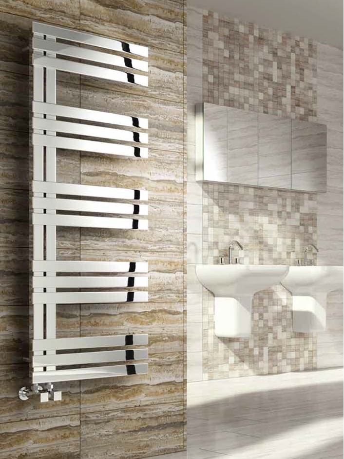 Reina4 | Total Bathrooms, Bath