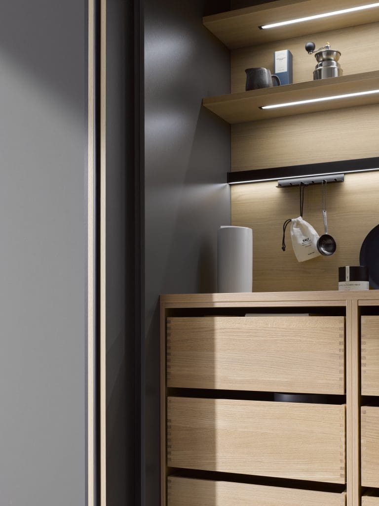 Pic 3 Av7080 Rauchblau Schwarz Holzauszug Online D2 | Culina Kitchens, Wimbledon