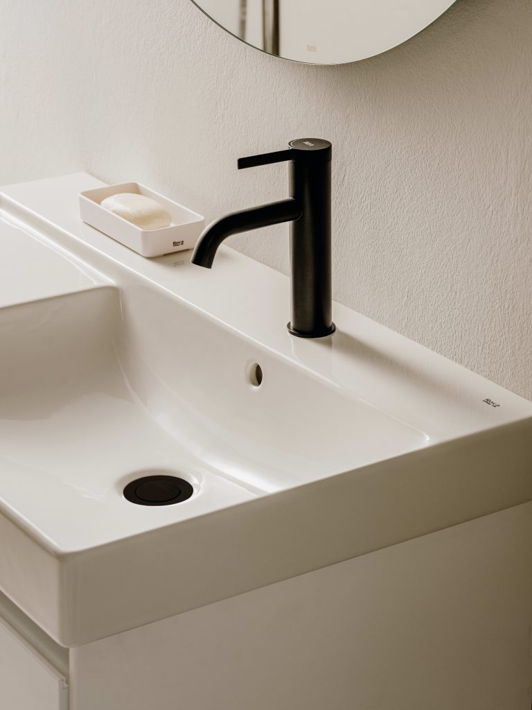 Ona Roca A5A3A9Enb0 A851719509 A817671C60 Dsf0215 T Ambient Pictures Tf Mob Solu Xxl V2 | Bowman Bathrooms, Essex