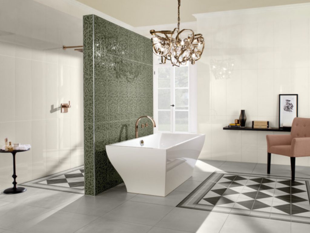 Mon Coeur Bad 0915 | Plumb Point, Plymouth